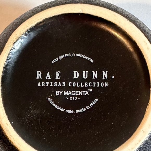 Magic Potion Caldron Style Coffee Cup/Mug feels like cast iron with its texture - Picture 3 of 4